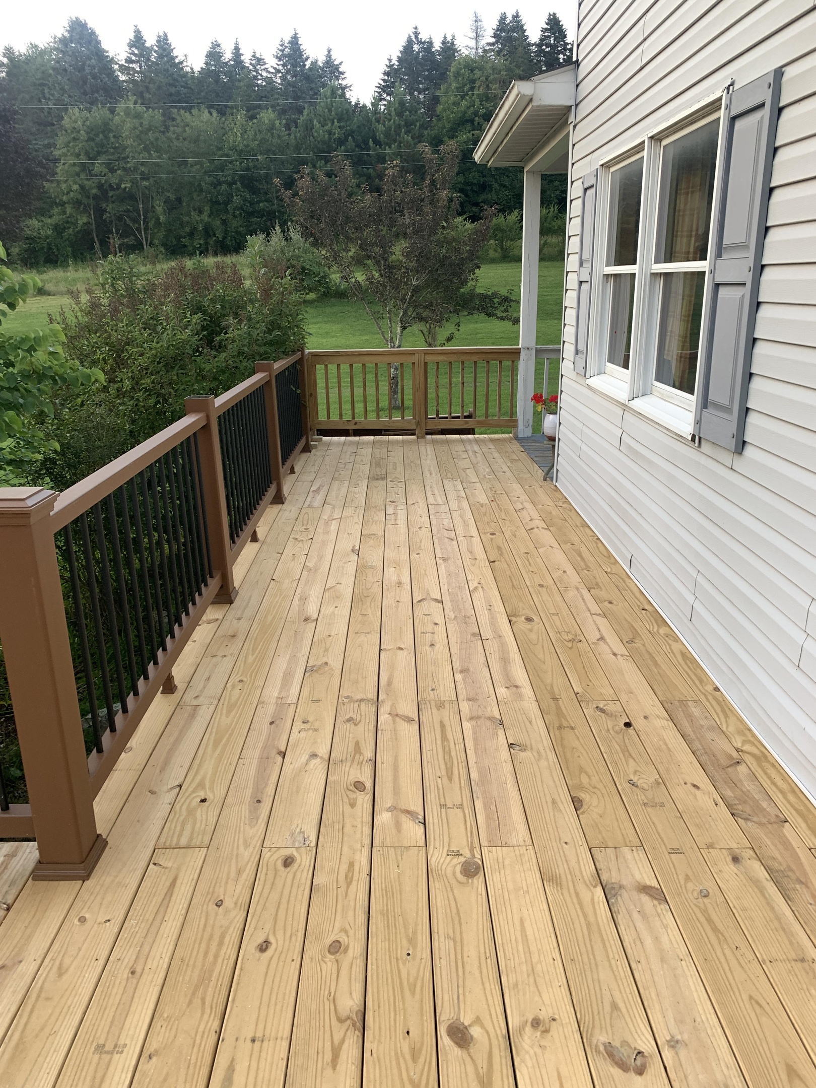 Benton deck